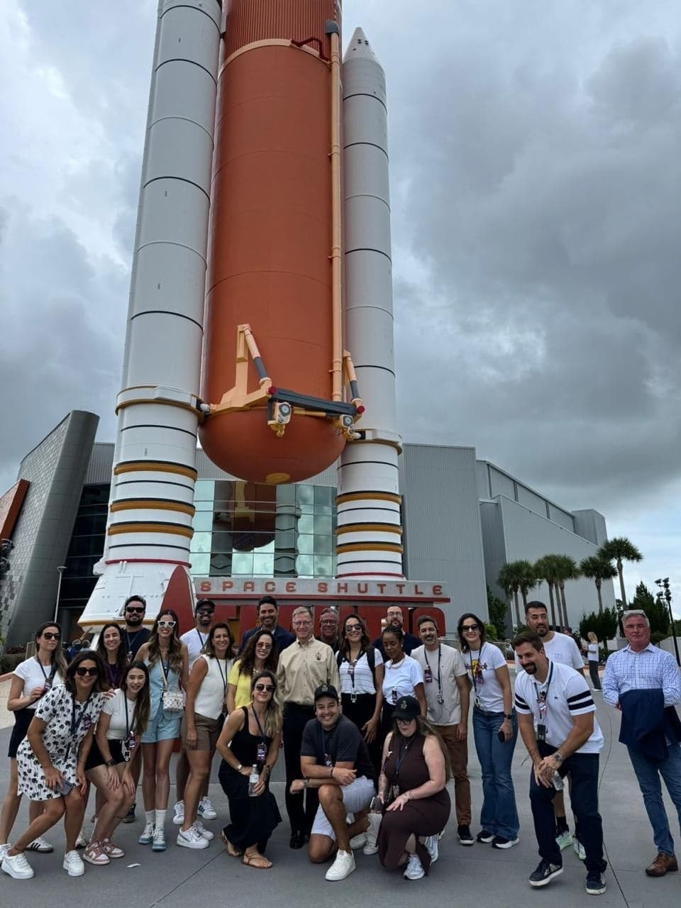 Grupo de empresários no Centro Espacial Kennedy